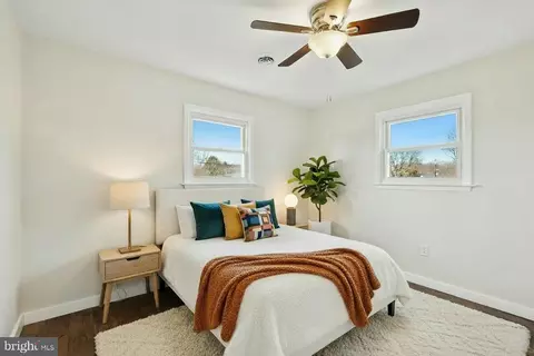 Bedroom - 1546 Ridgely Dr, Edgewater, MD 21037 photo 6 of 7