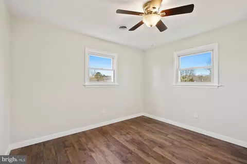 Bedroom - 1546 Ridgely Dr, Edgewater, MD 21037 photo 2 of 7