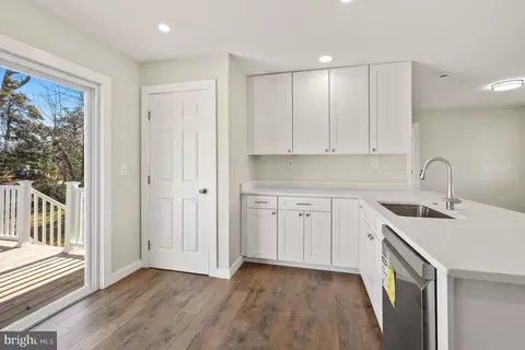 Kitchen - 1546 Ridgely Dr, Edgewater, MD 21037 photo 3 of 5