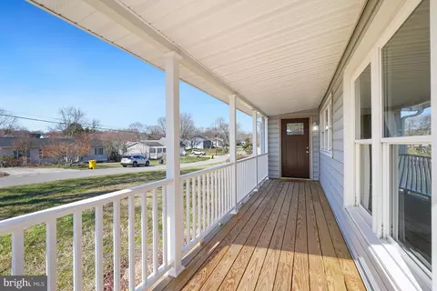 Exterior - 1546 Ridgely Dr, Edgewater, MD 21037 photo 3 of 11