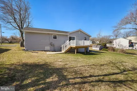 Exterior - 1546 Ridgely Dr, Edgewater, MD 21037 photo 8 of 11