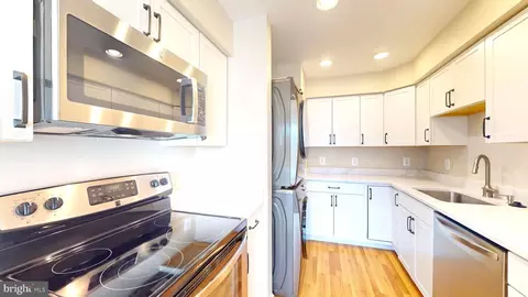Kitchen - 1717 Aberdeen Ct, Crofton, MD 21114 photo 2 of 2