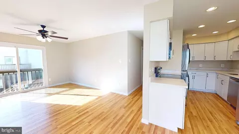 Living - 1717 Aberdeen Ct, Crofton, MD 21114 photo 5 of 6