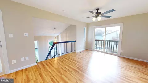 Living - 1717 Aberdeen Ct, Crofton, MD 21114 photo 3 of 6