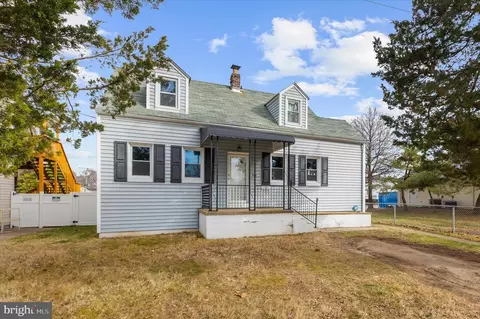 10 Glen Oak Ln NW, Glen Burnie, MD 21061