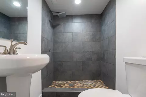 Bath - 3338 Old Line Ave, Laurel, MD 20724 photo 1 of 3