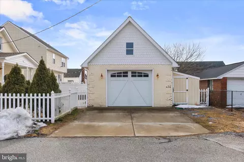 Exterior - 168 Meadow Rd, Pasadena, MD 21122 photo 2 of 3