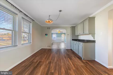Entry Way - 168 Meadow Rd, Pasadena, MD 21122 photo 1 of 4