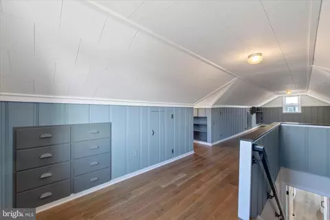 Entry Way - 168 Meadow Rd, Pasadena, MD 21122 photo 2 of 4