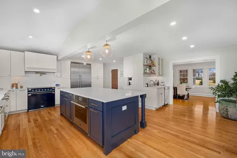 Kitchen - 1138 Mayo Rd, Edgewater, MD 21037 photo 9 of 10