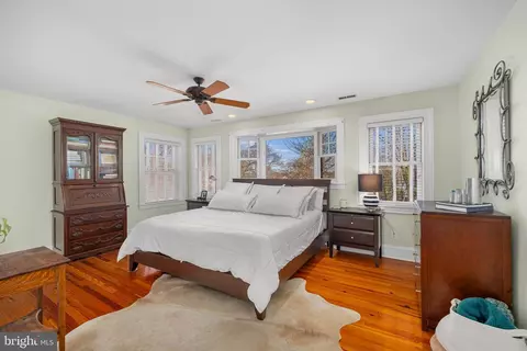 Bedroom - 1138 Mayo Rd, Edgewater, MD 21037 photo 2 of 8