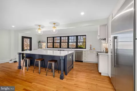 Kitchen - 1138 Mayo Rd, Edgewater, MD 21037 photo 2 of 10