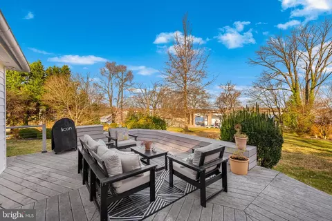 Exterior - 1138 Mayo Rd, Edgewater, MD 21037 photo 3 of 8