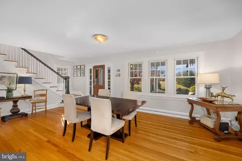 Dining - 1138 Mayo Rd, Edgewater, MD 21037 photo 1 of 3