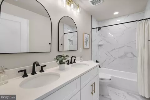 Bath - 7970 Marion Ave, Pasadena, MD 21122 photo 3 of 4