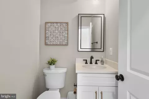 Entry Way - 7970 Marion Ave, Pasadena, MD 21122 photo 4 of 6