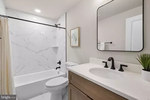 Bath - 7970 Marion Ave, Pasadena, MD 21122 photo 4 of 4