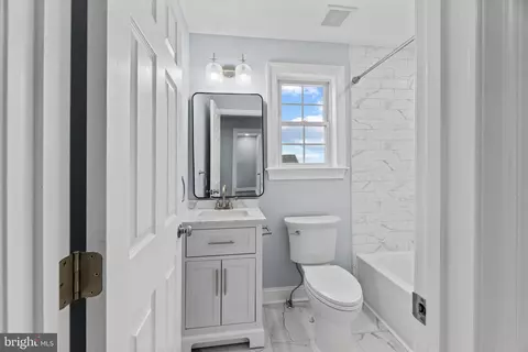 Bath - 8424 Smallwood Ct, Pasadena, MD 21122 photo 3 of 5
