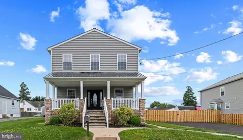 8424 Smallwood Ct, Pasadena, MD 21122