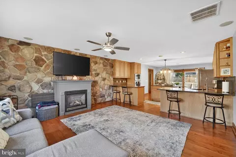 1161 Steamboat Rd, Shady Side, MD 20764