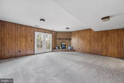 Living - 1254 Masters Dr, Arnold, MD 21012 photo 6 of 6