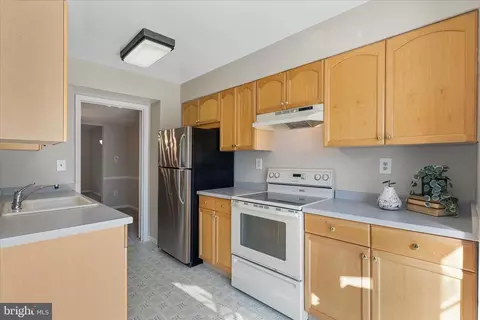 Kitchen - 1254 Masters Dr, Arnold, MD 21012 photo 3 of 4