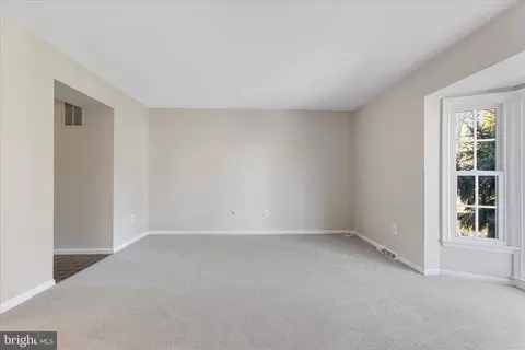 Living - 1254 Masters Dr, Arnold, MD 21012 photo 4 of 6