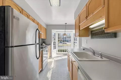 Kitchen - 1254 Masters Dr, Arnold, MD 21012 photo 2 of 4