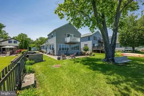 Exterior - 3685 1st Ave, Edgewater, MD 21037 photo 6 of 8