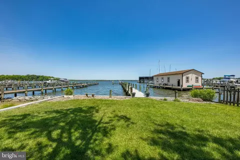 View/Area - 3685 1st Ave, Edgewater, MD 21037 photo 1 of 2