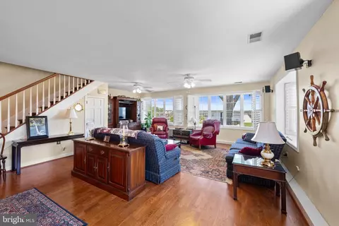 Living - 3685 1st Ave, Edgewater, MD 21037 photo 1 of 2
