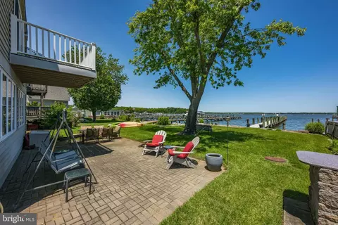 Exterior - 3685 1st Ave, Edgewater, MD 21037 photo 3 of 8