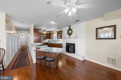 Entry Way - 3685 1st Ave, Edgewater, MD 21037 photo 3 of 3