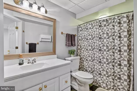 Bath - 3509 Marthas Vineyard Way, Edgewater, MD 21037 photo 5 of 5