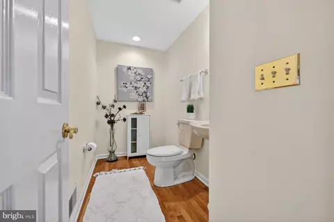 Entry Way - 3509 Marthas Vineyard Way, Edgewater, MD 21037 photo 2 of 7