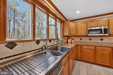 Kitchen - 3509 Marthas Vineyard Way, Edgewater, MD 21037 photo 3 of 6