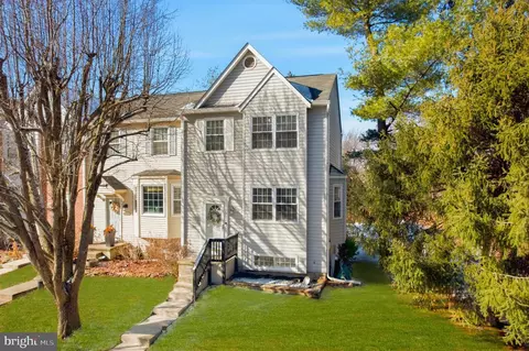 7800 Titan Ct, Pasadena, MD 21122 photo 2
