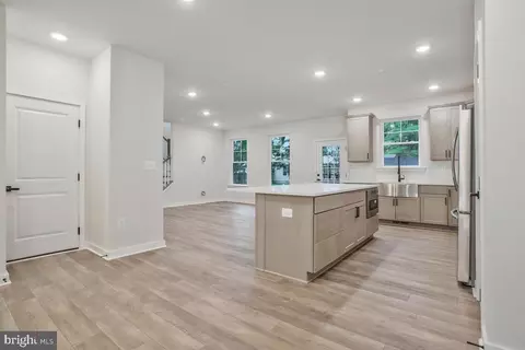 Entry Way - 1209 Johnson Dr, Shady Side, MD 20764 photo 5 of 12