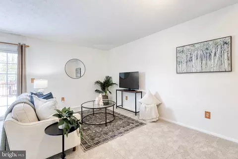 Living - 3436 Marble Arch Dr, Pasadena, MD 21122 photo 4 of 8
