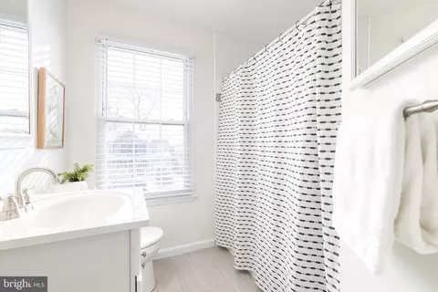 Bath - 3436 Marble Arch Dr, Pasadena, MD 21122 photo 2 of 2