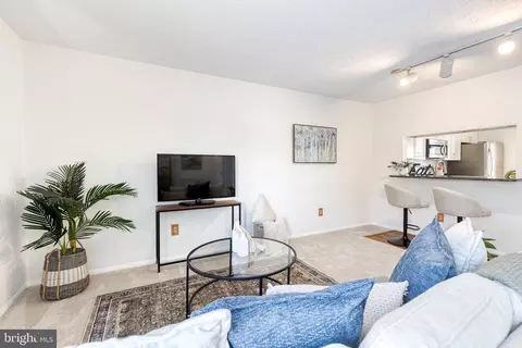 Living - 3436 Marble Arch Dr, Pasadena, MD 21122 photo 5 of 8