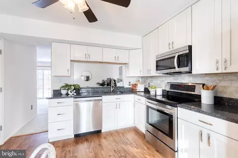 Kitchen - 3436 Marble Arch Dr, Pasadena, MD 21122 photo 3 of 4