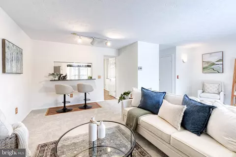 Living - 3436 Marble Arch Dr, Pasadena, MD 21122 photo 2 of 8