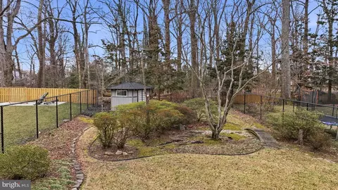Exterior - 143 E A E Lake Dr, Annapolis, MD 21403 photo 3 of 7