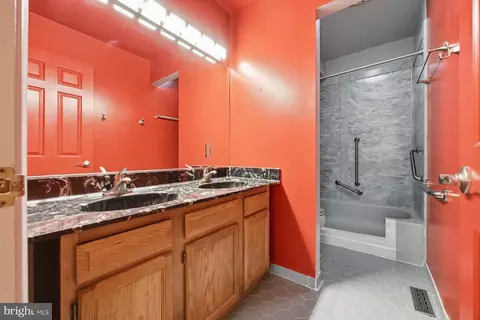 Bath - 143 E A E Lake Dr, Annapolis, MD 21403 photo 3 of 3