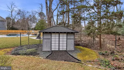 Exterior - 143 E A E Lake Dr, Annapolis, MD 21403 photo 4 of 7