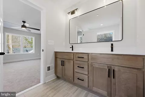 Entry Way - 3583 Edgemont St, Edgewater, MD 21037 photo 11 of 21