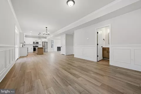 Entry Way - 3583 Edgemont St, Edgewater, MD 21037 photo 3 of 21