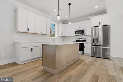 Kitchen - 3583 Edgemont St, Edgewater, MD 21037 photo 2 of 2