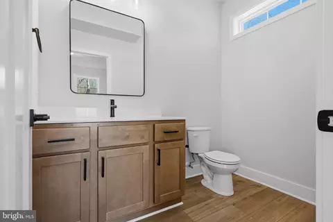 Entry Way - 3583 Edgemont St, Edgewater, MD 21037 photo 9 of 21